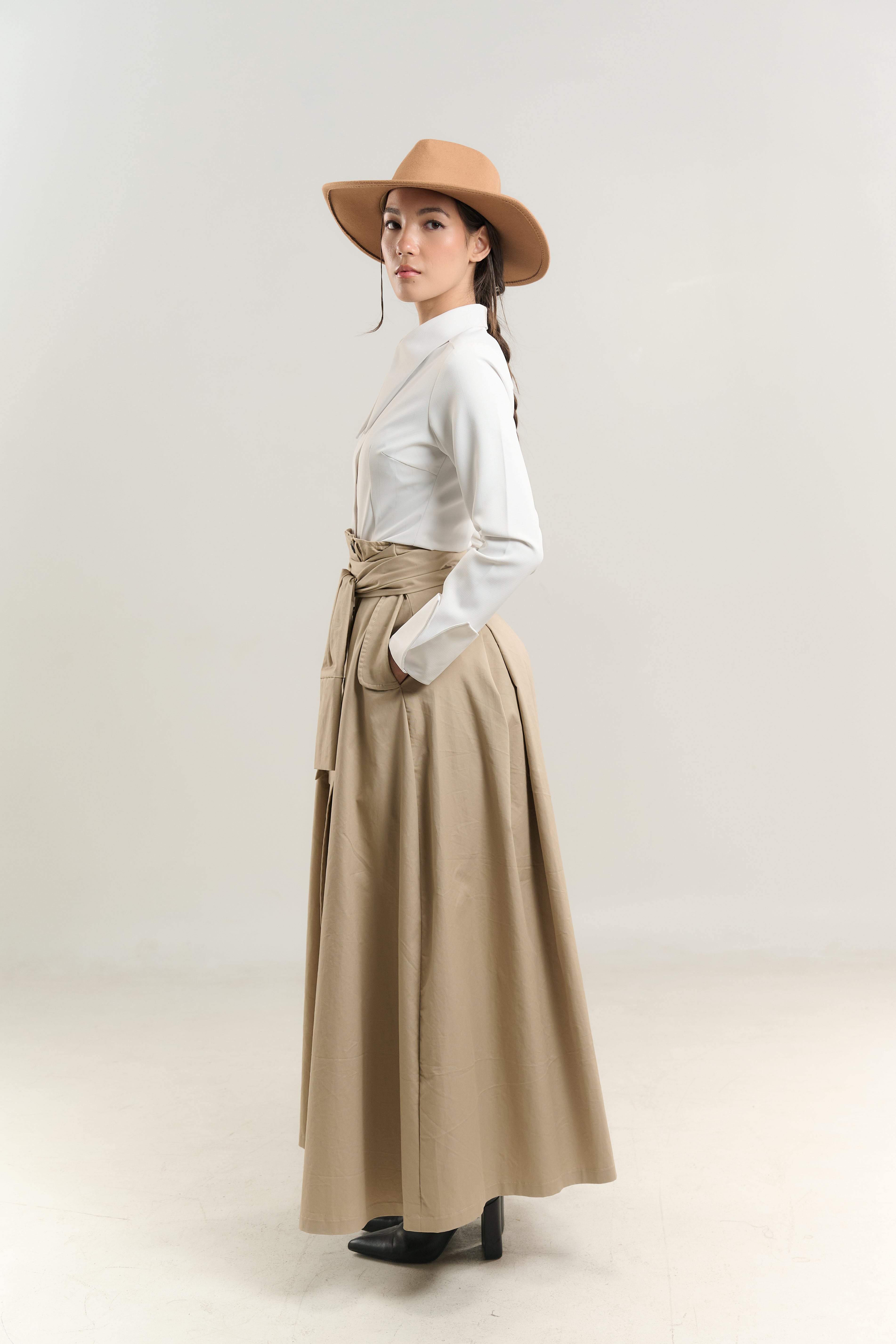 TRENCH SKIRT WITH WHITE SHIRT