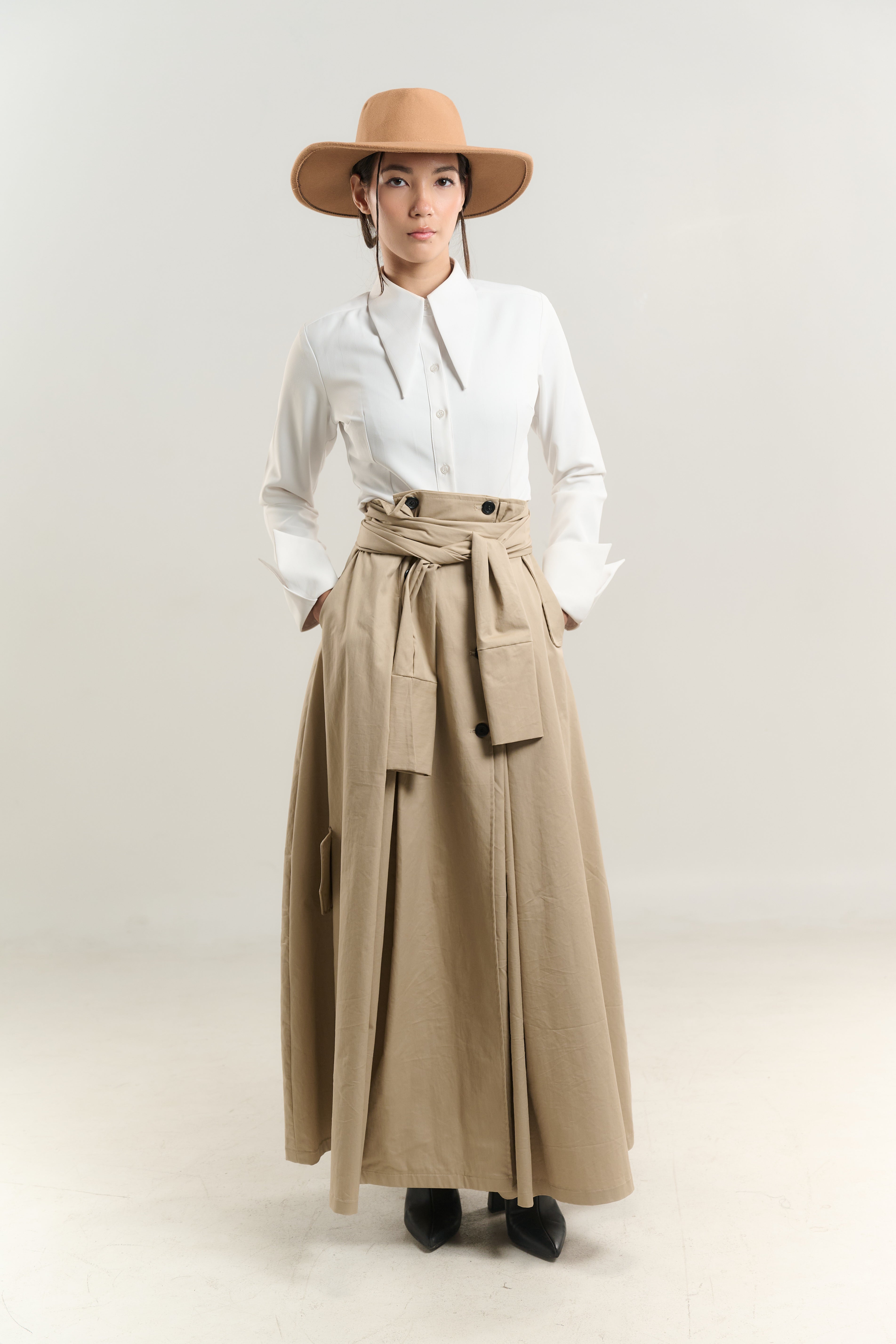 TRENCH SKIRT WITH WHITE SHIRT