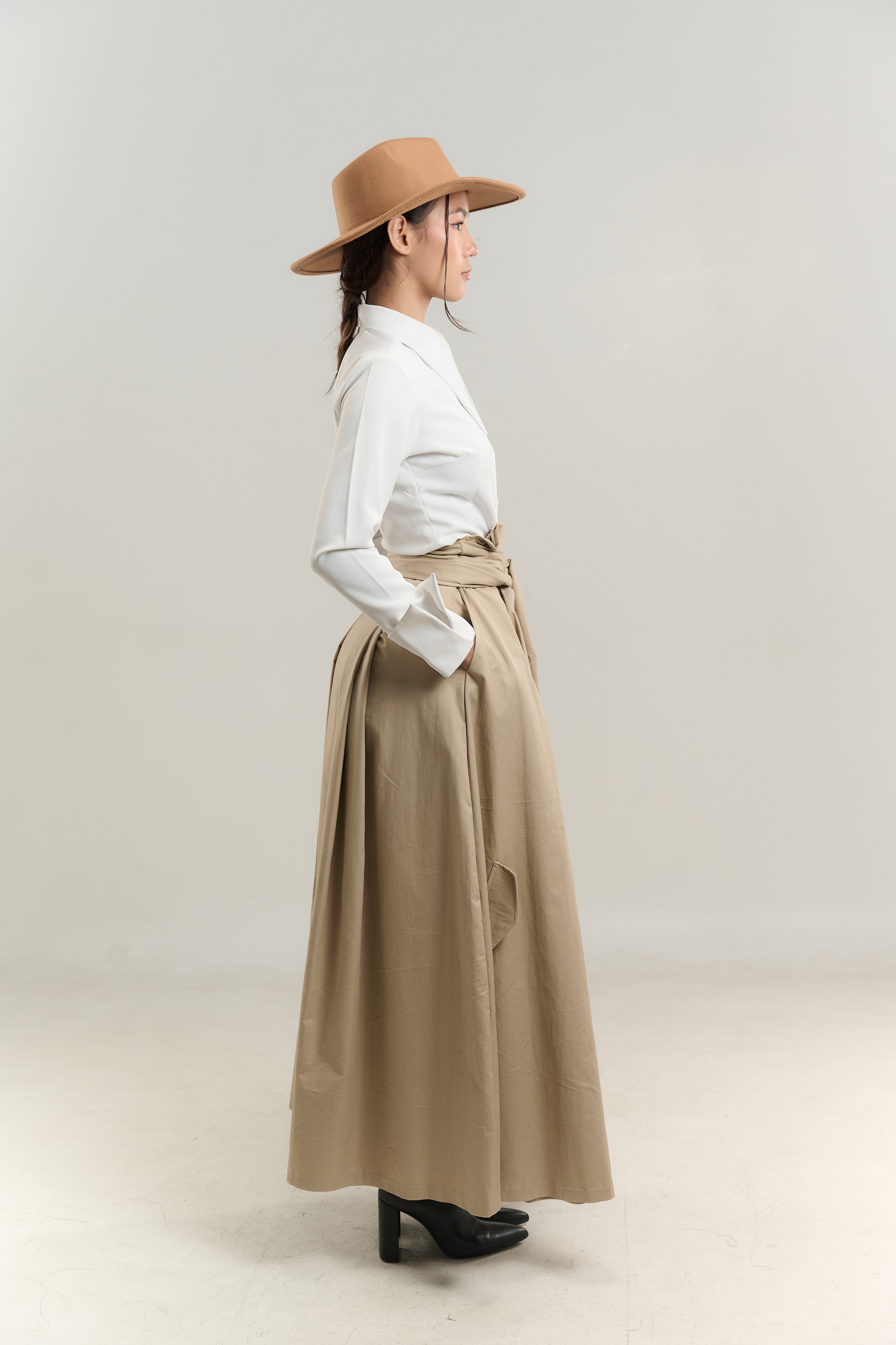 TRENCH SKIRT WITH WHITE SHIRT