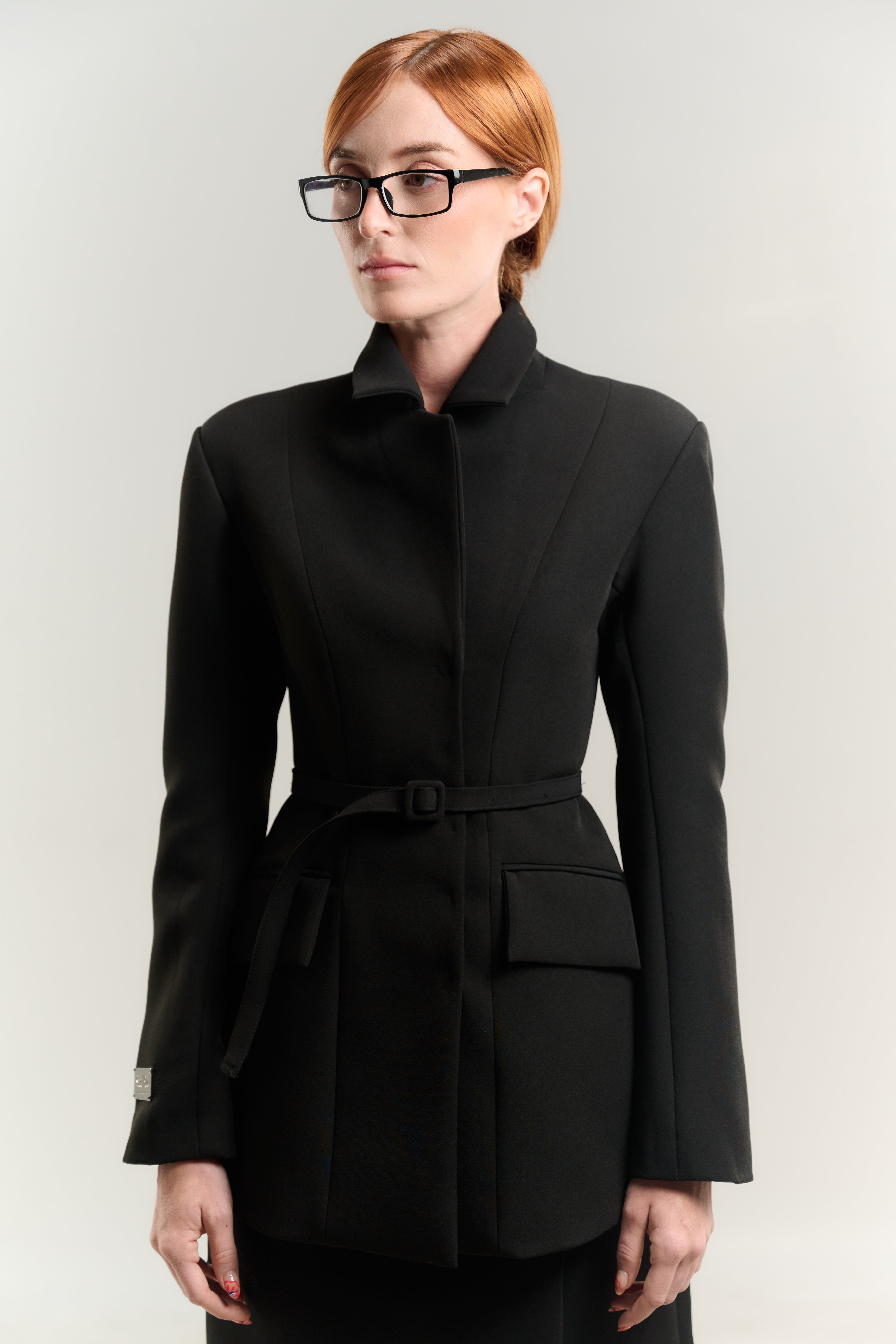 BLAZER HIGH ROUND JETTED POCKETS WITH FLAP WITH STRAIGHT BLACK SKIRT WITH BLACK BELT