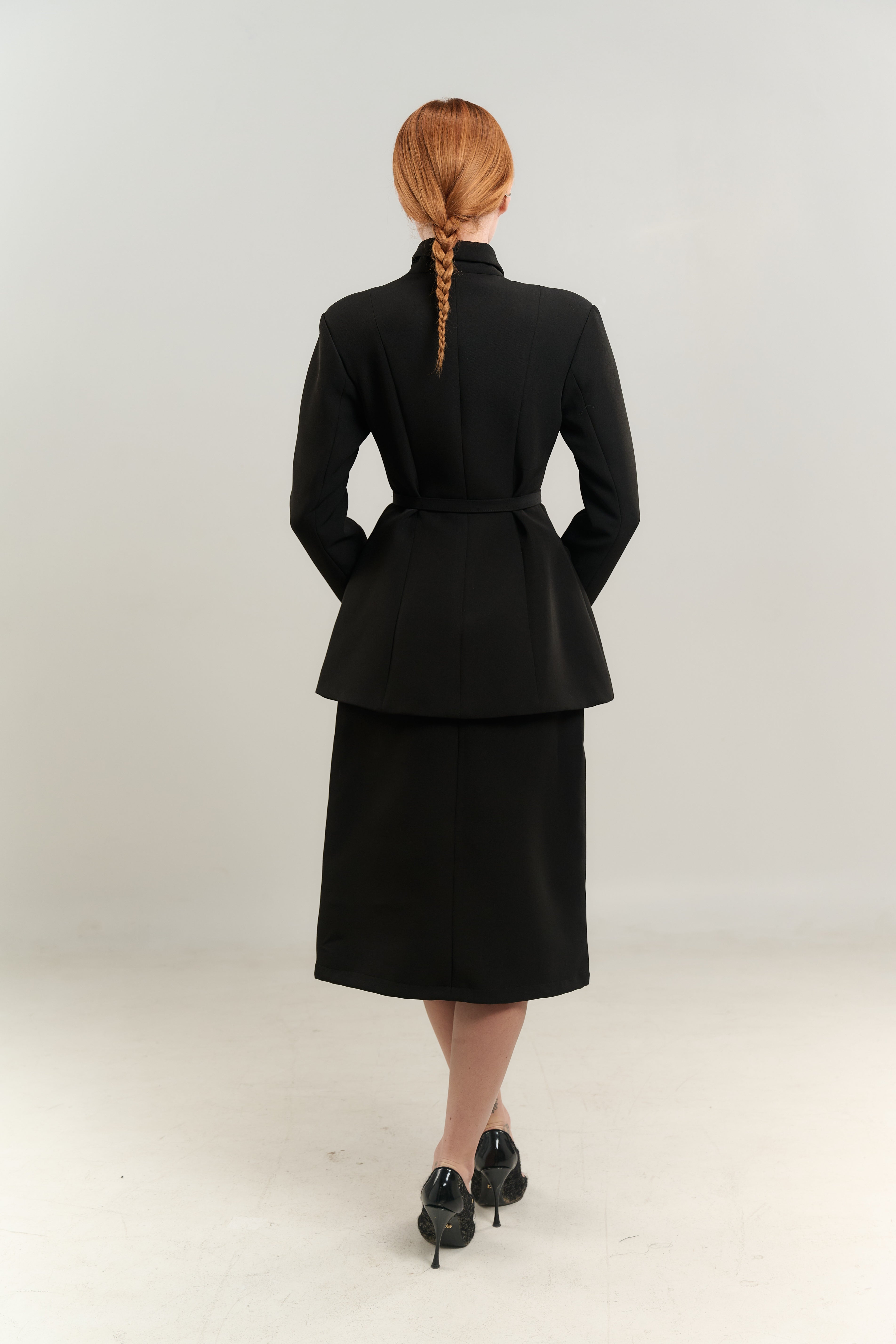 BLAZER HIGH ROUND JETTED POCKETS WITH FLAP WITH STRAIGHT BLACK SKIRT WITH BLACK BELT