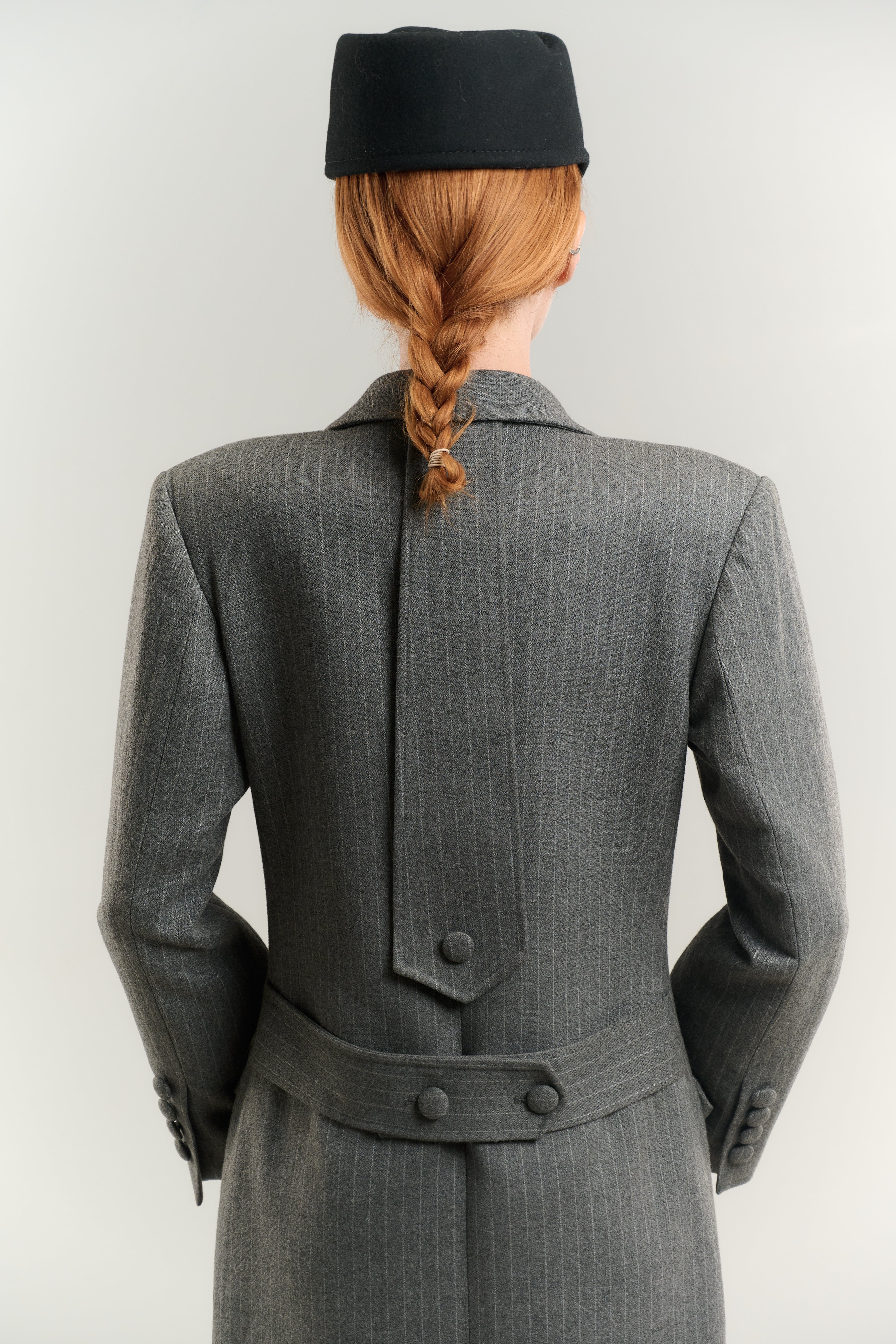 STRAIGHT COAT DOUBLE BREASTED 6 BUTTONS 100% WOOL FABRIC DARK GRAY WHITE DOT LINING JETTED POCKETS