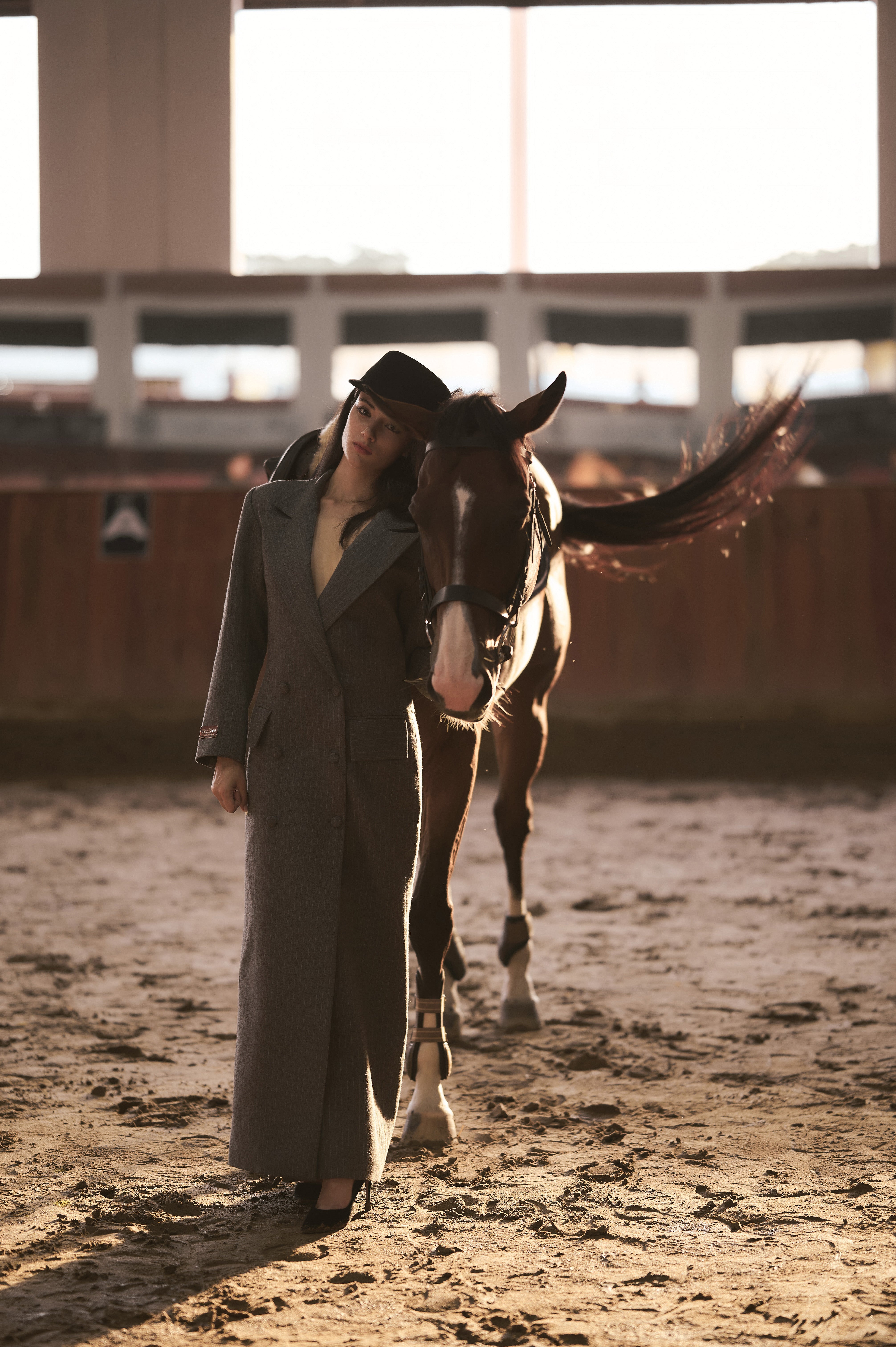 STRAIGHT COAT DOUBLE BREASTED 6 BUTTONS 100% WOOL FABRIC DARK GRAY WHITE DOT LINING JETTED POCKETS