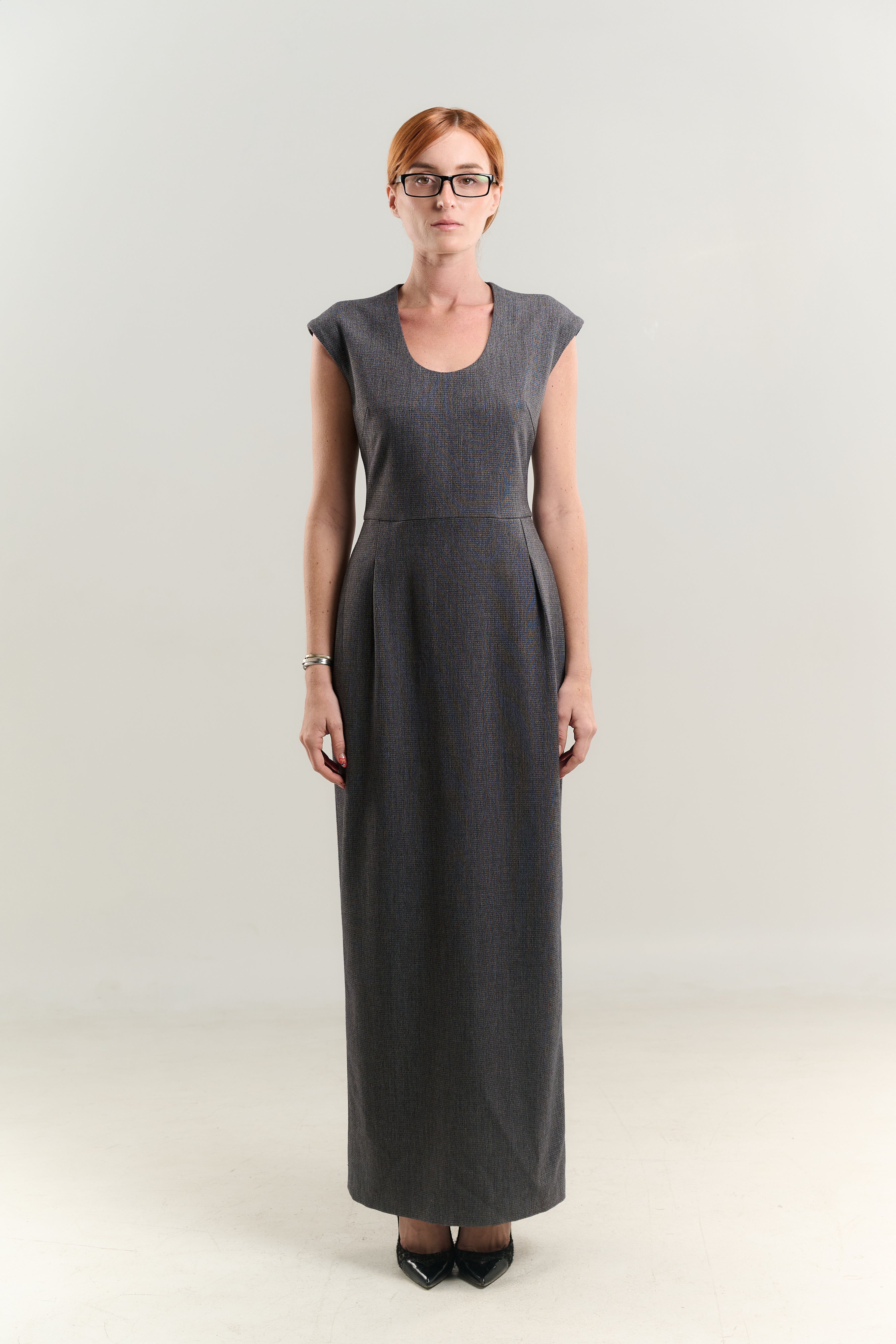 STRAIGHT DRESS CAP SLEEVES U-NECKLINE