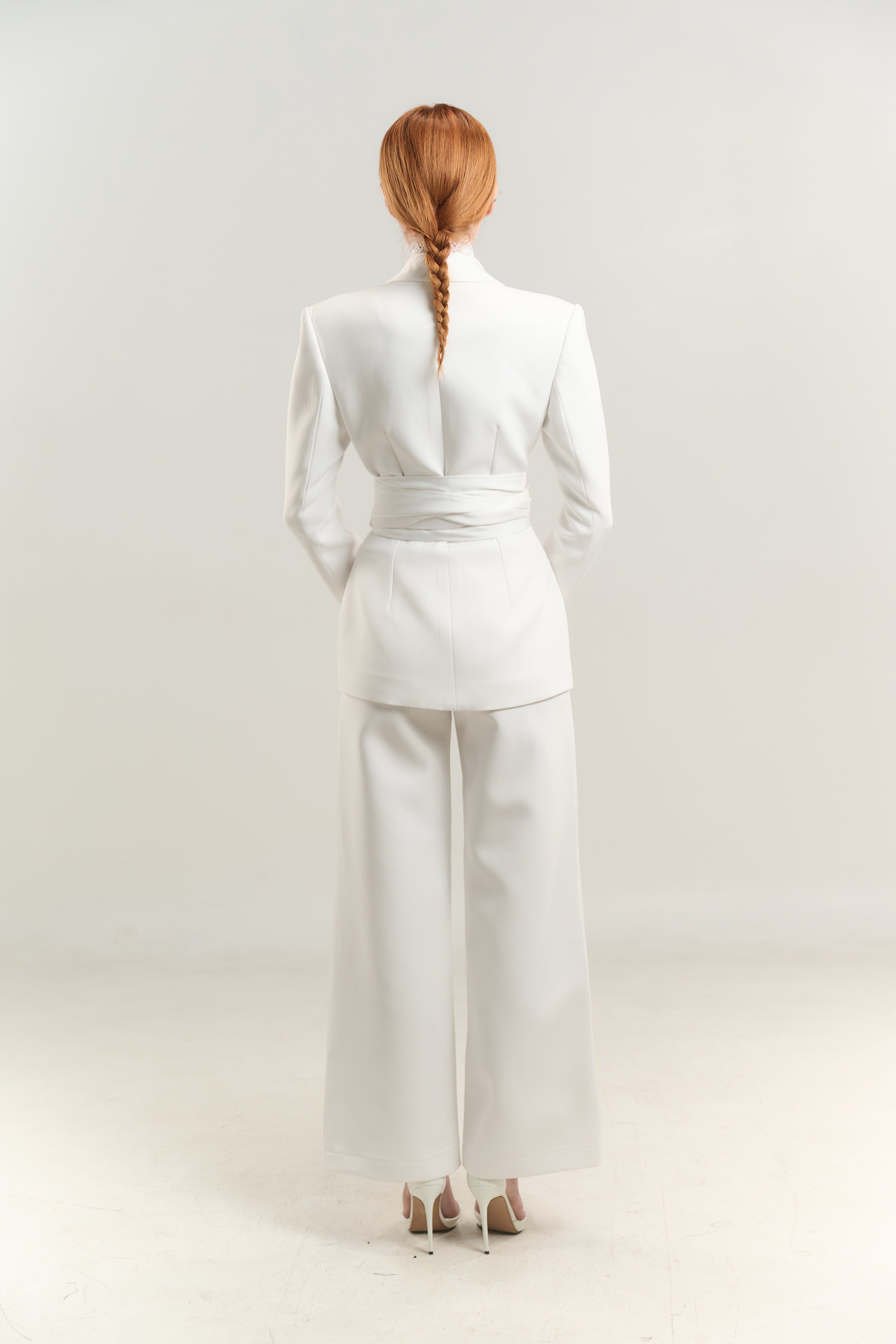 WHITE TUXEDO COTTON LACE FRENCH LINEN NECK WITH LINEN BELT