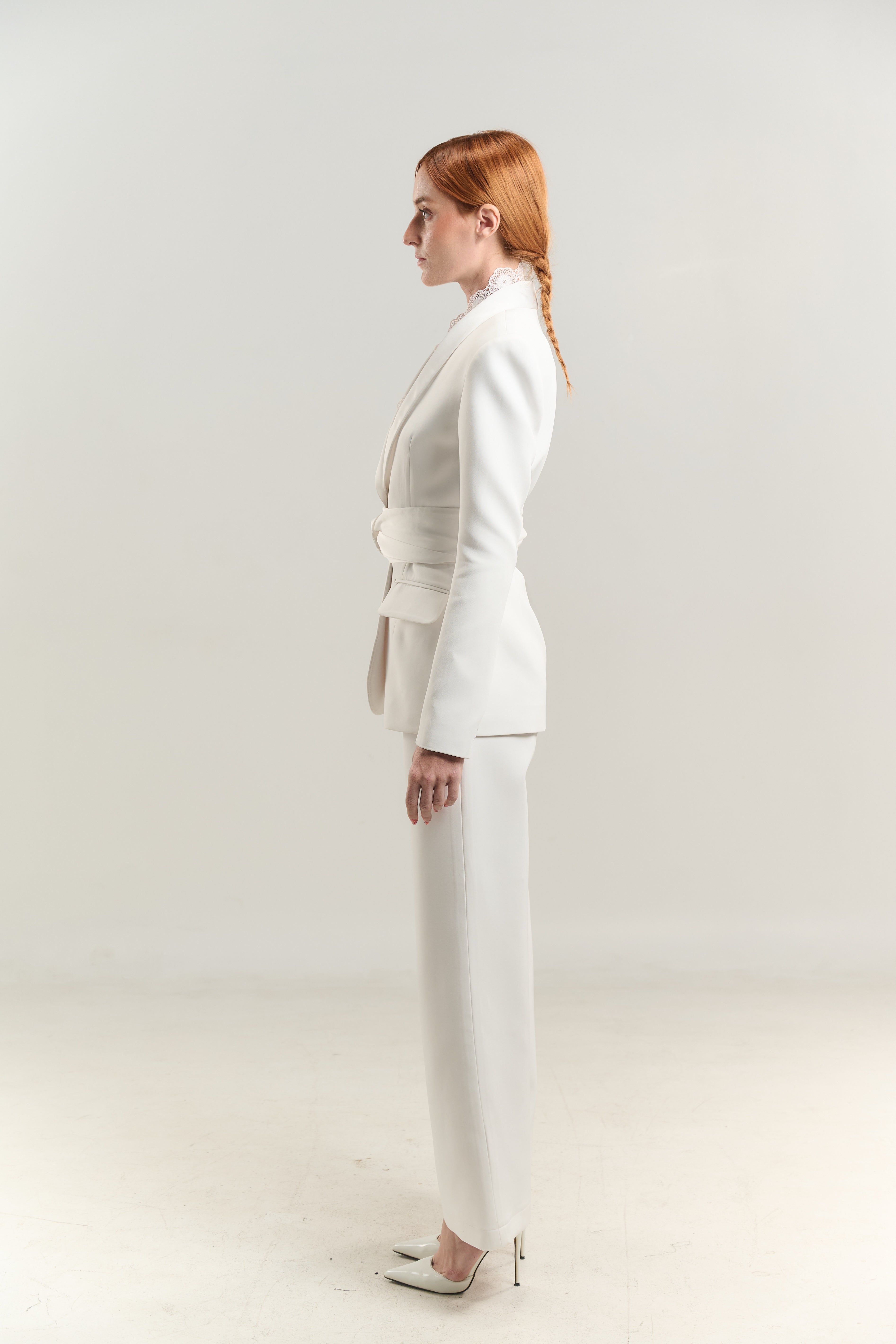 WHITE TUXEDO COTTON LACE FRENCH LINEN NECK WITH LINEN BELT